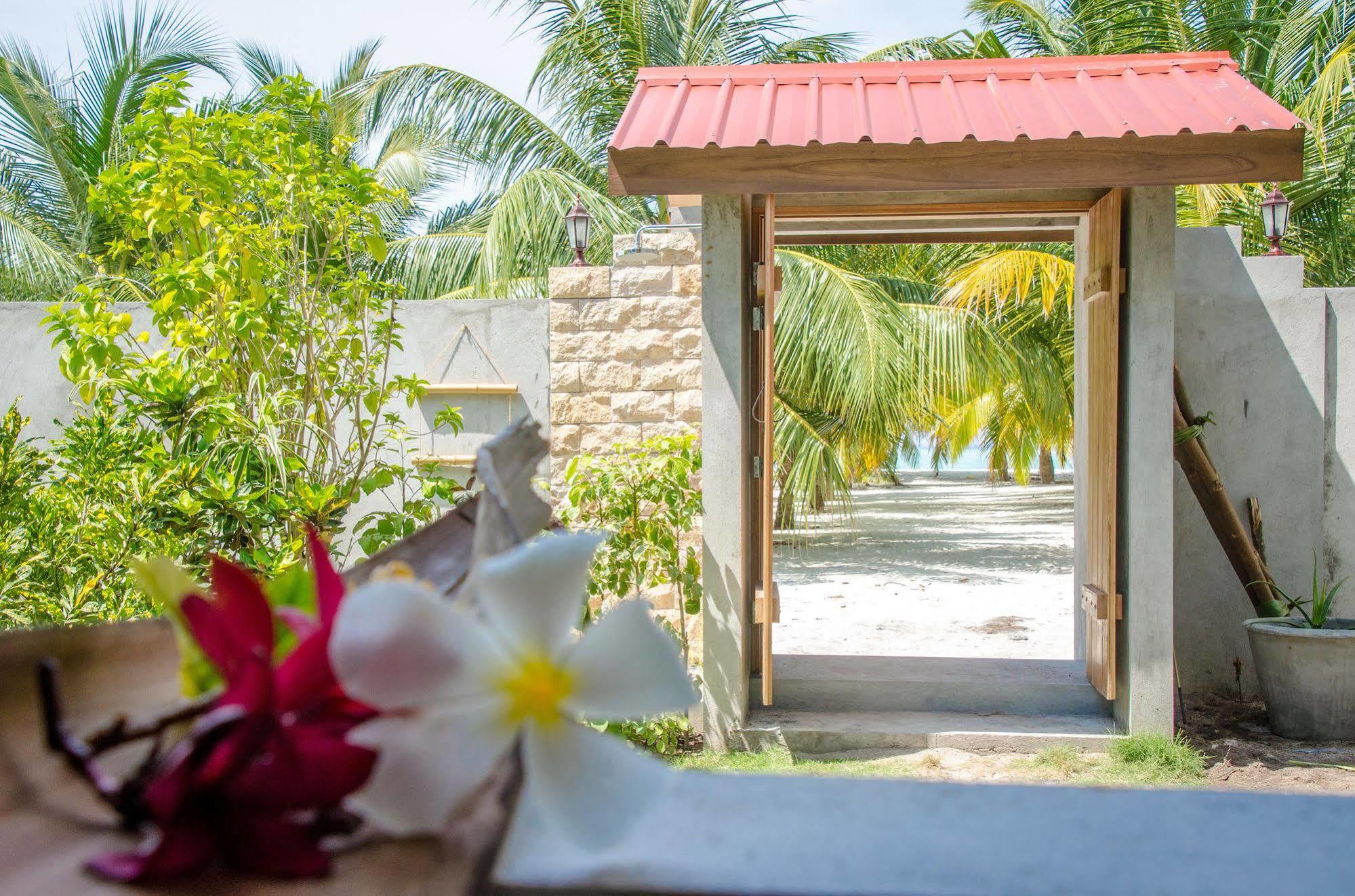 เซรูลีน วิว เรสซิเดนซ์ Hotel Hanimaadhoo Island ภายนอก รูปภาพ